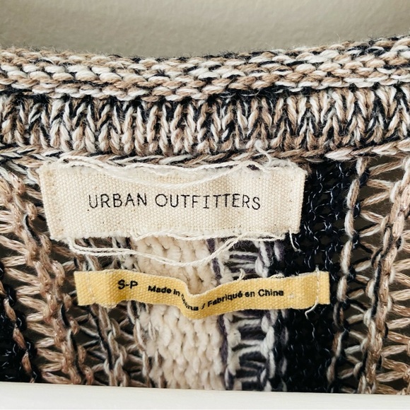 Urban Outfitters Knit Pullover Sweater Mix Colors Sz Small - Picture 5 of 10